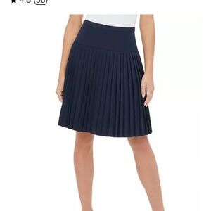 Tommy Hilfiger Women’s Pleated Navy‎ Skirt size 8